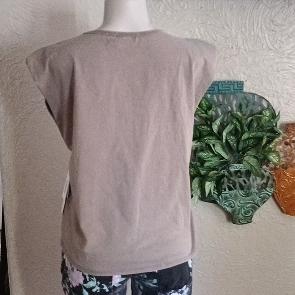 Top - Picture 4 of 5